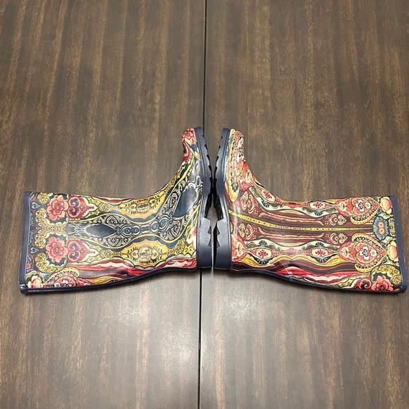 Nomad Multicolor Paisley Rain Boots - Picture 6 of 9